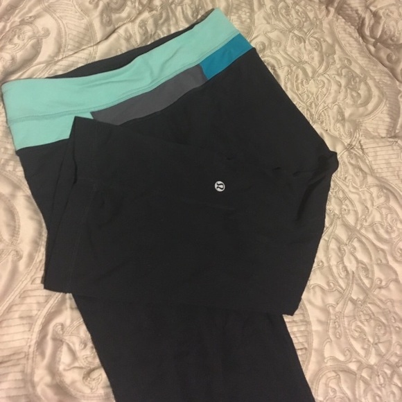 Lululemon nice capris - Picture 6 of 7